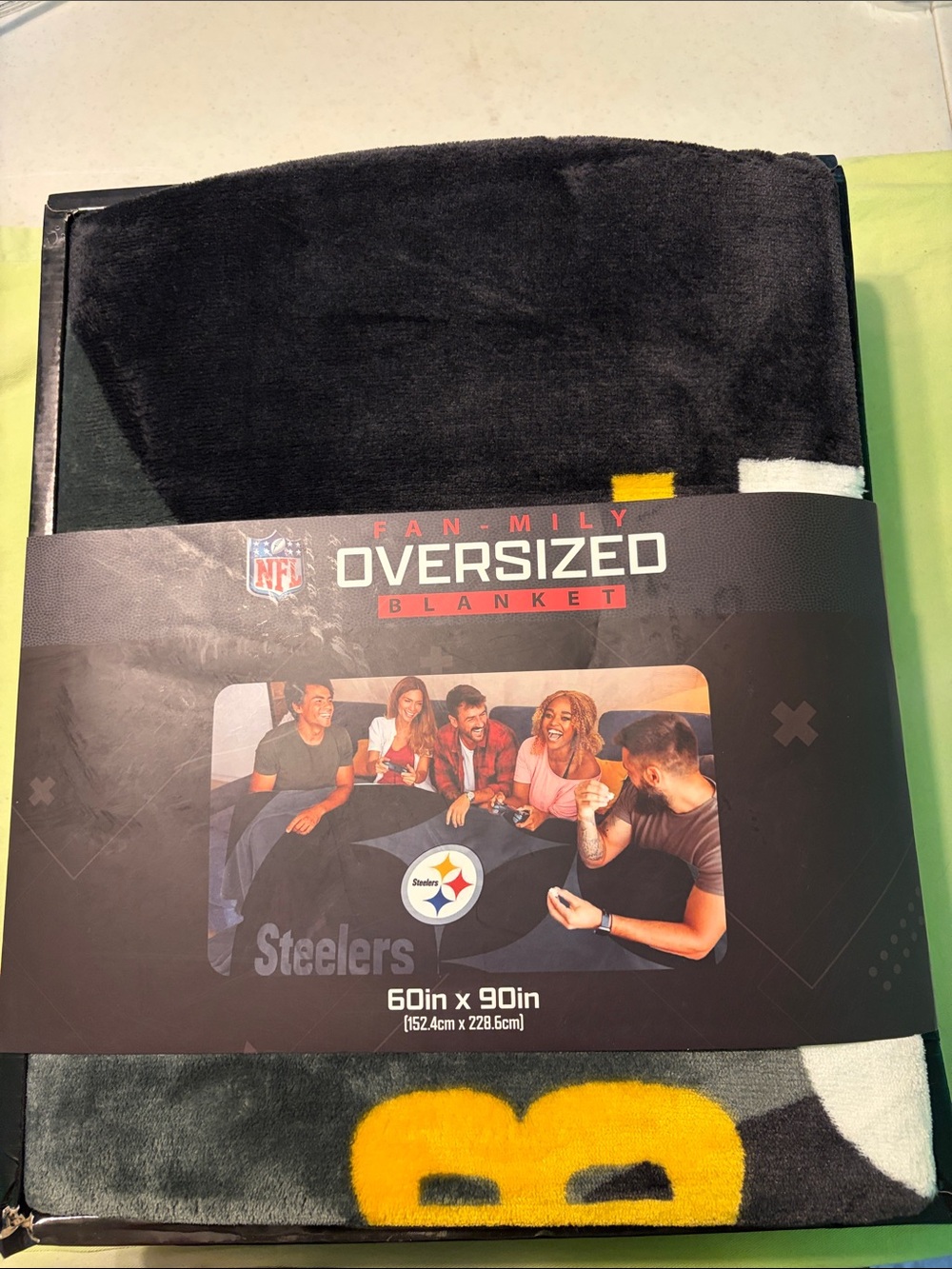 FAN-MILY oversized Steelers Blanket